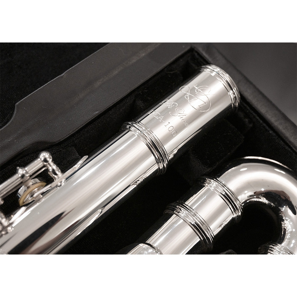 Pre-Owned Di Zhao 100 Alto Flute Logo