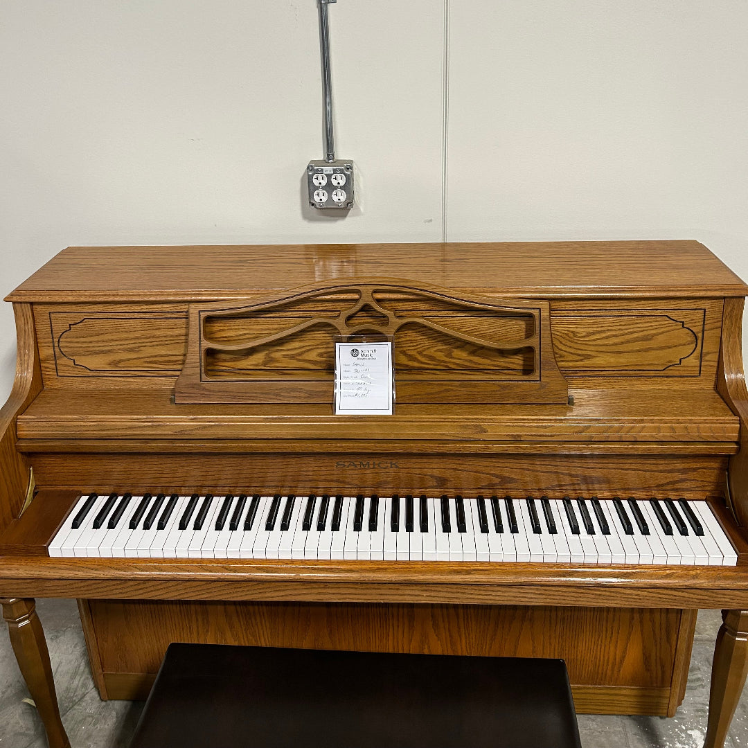 Pre-Owned Samick SU-143 44" Oak Upright Piano