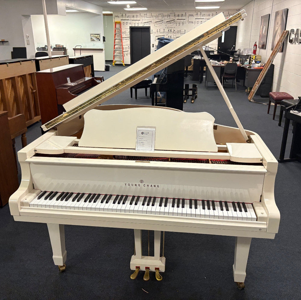 Pre-Owned Young Chang G157 White Polish