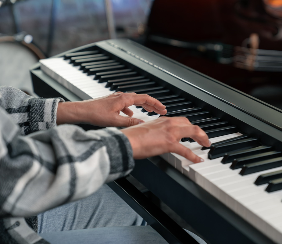 Kawai ES120 Digital Piano Playing