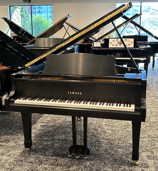Pre-Owned Yamaha G1 Ebony Satin Grand Piano