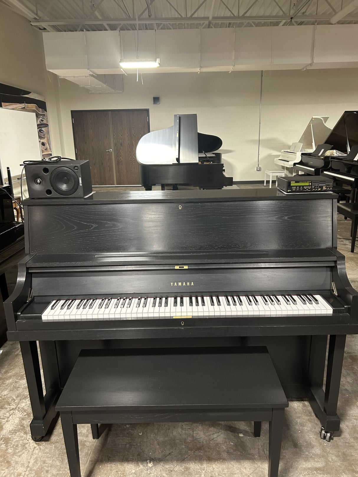 Used Yamaha MX-22 Black Oak Upright Piano