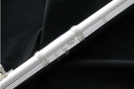 Close-up of Azumi AZ2 Flute