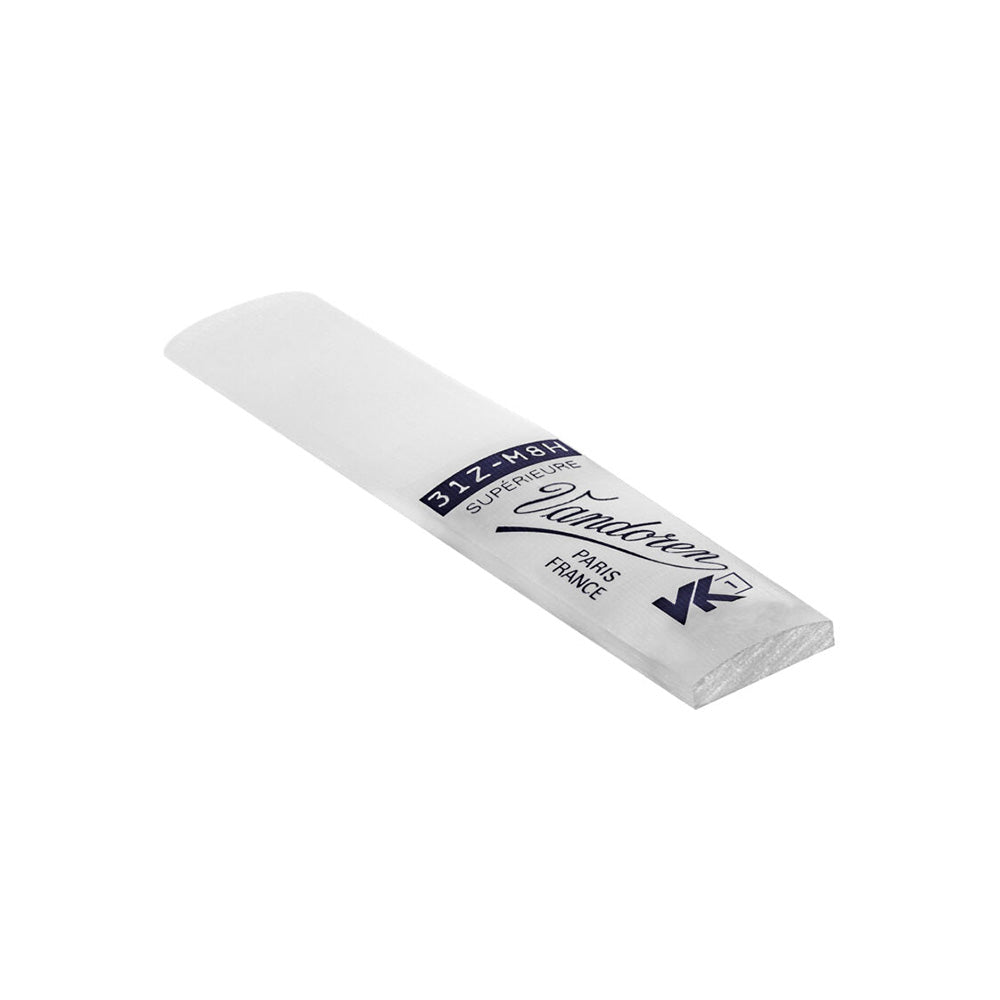 The Vandoren VK1 synthetic Bb clarinet reed up close
