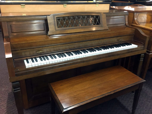 Used Everett 6021 1974 Walnut Upright Piano